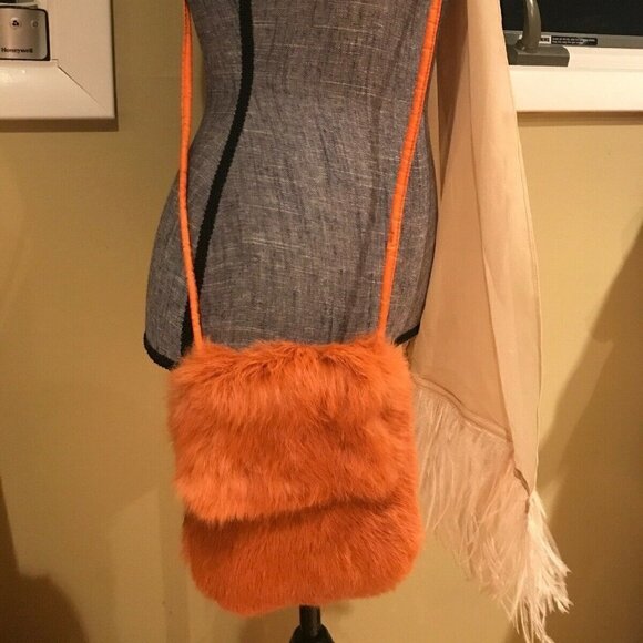 Wilsons Leather Maxima Orange Rabbit Crossbody Bag - Picture 3 of 12